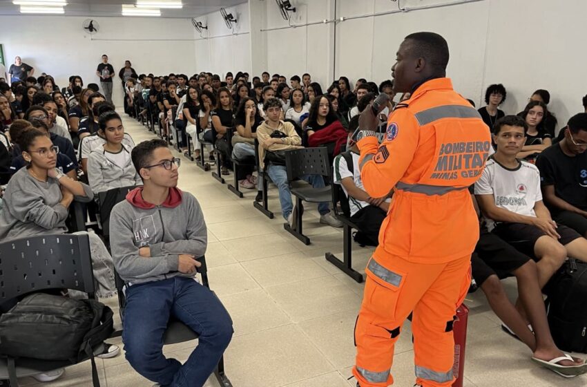  🚒 11º BBM leva prevenção e cidadania a alunos da rede estadual em Ipatinga