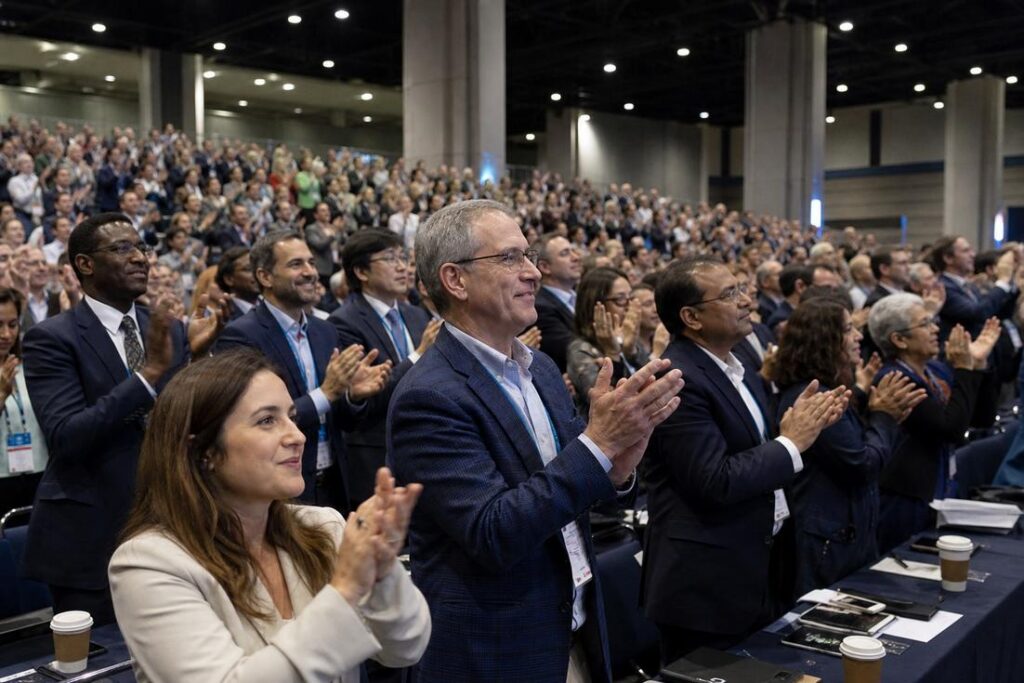 Pesquisadores apresentam resultados do daraxonrasib durante congresso internacional de oncologia ASCO 2026.