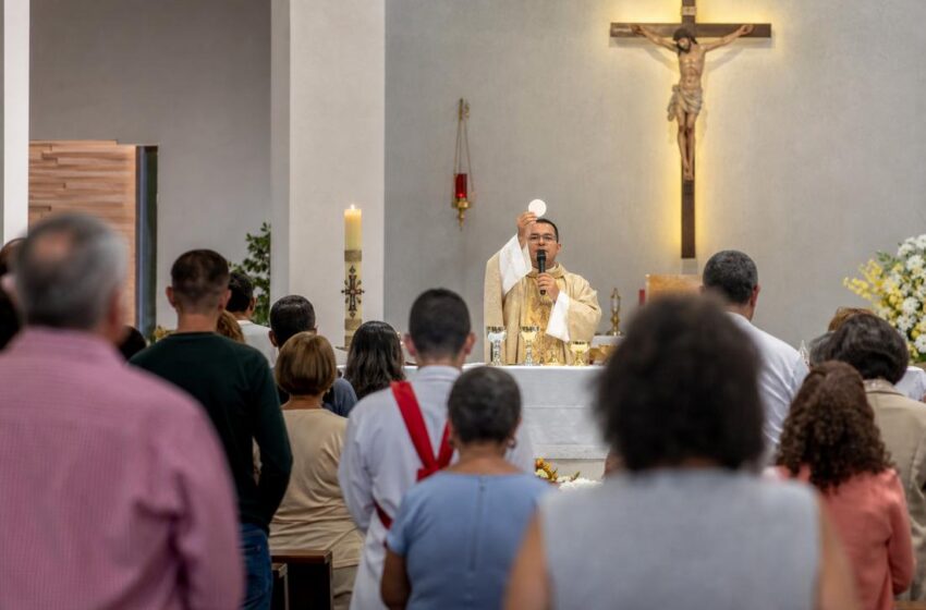  Corpus Christi marca retorno das missas à Co-Catedral de Fabriciano após 4 anos