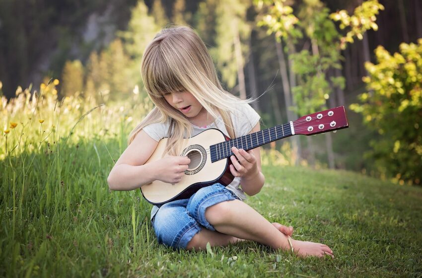  Benefícios da música: como ela melhora o cérebro, o humor e a memória
