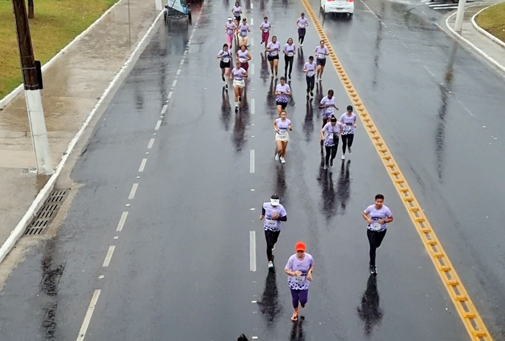 Corrida Corra Por Elas em Coronel Fabriciano, ação do Agosto Lilás