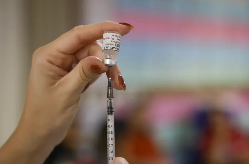  Vacinação reduz quase pela metade infecção por HPV entre jovens, aponta estudo