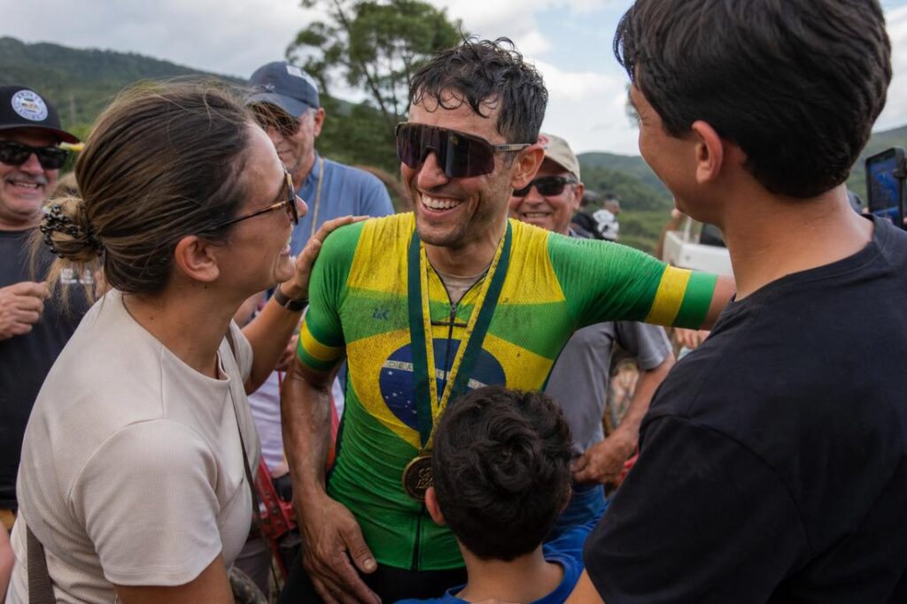 Tiago Barba, de Timoteo, campeao da primeira edicao do Campeonato Brasileiro de Gravel