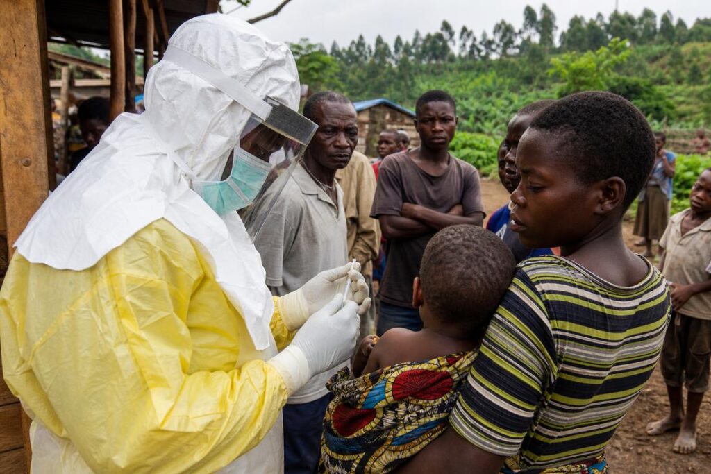 Profissionais de saúde em resposta ao Ebola no Congo no leste da República Democrática do Congo