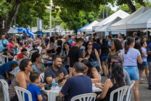Feijoada do Amor Azul reúne apoiadores em evento beneficente sobre TEA em Timóteo