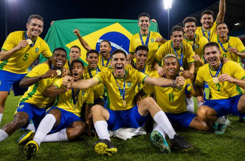  Futebol unificado do Brasil conquista ouro em Paris