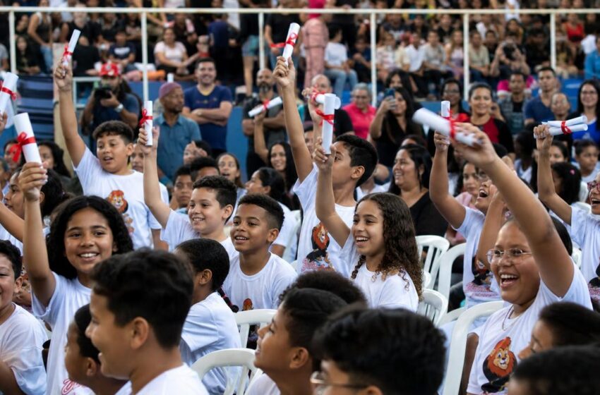  Proerd em Timóteo forma 345 alunos contra drogas e violência