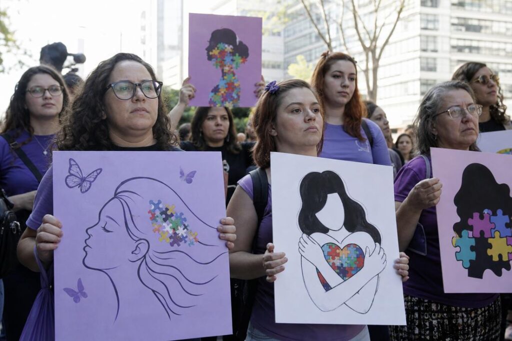 Mulheres autistas em campanha contra violência de gênero e capacitismo no Brasil