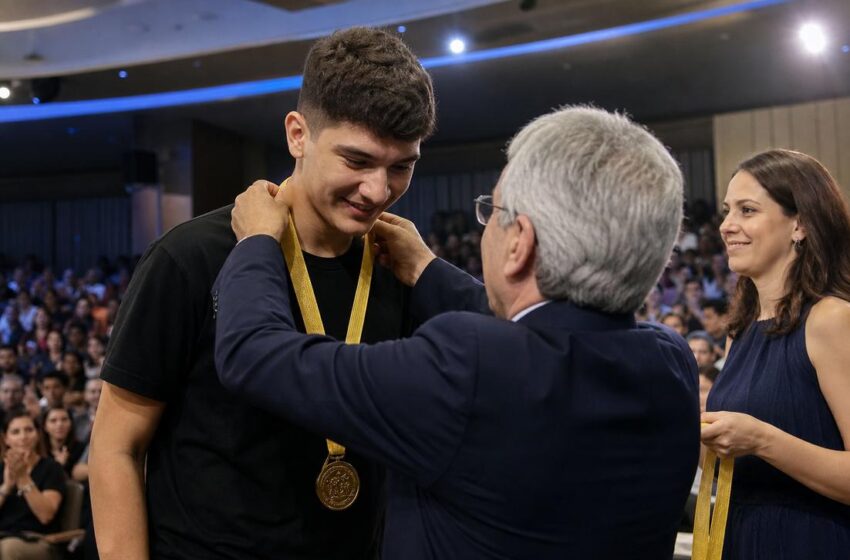  Davi Dalmut conquista ouro nacional na OBMEP aos 14 anos