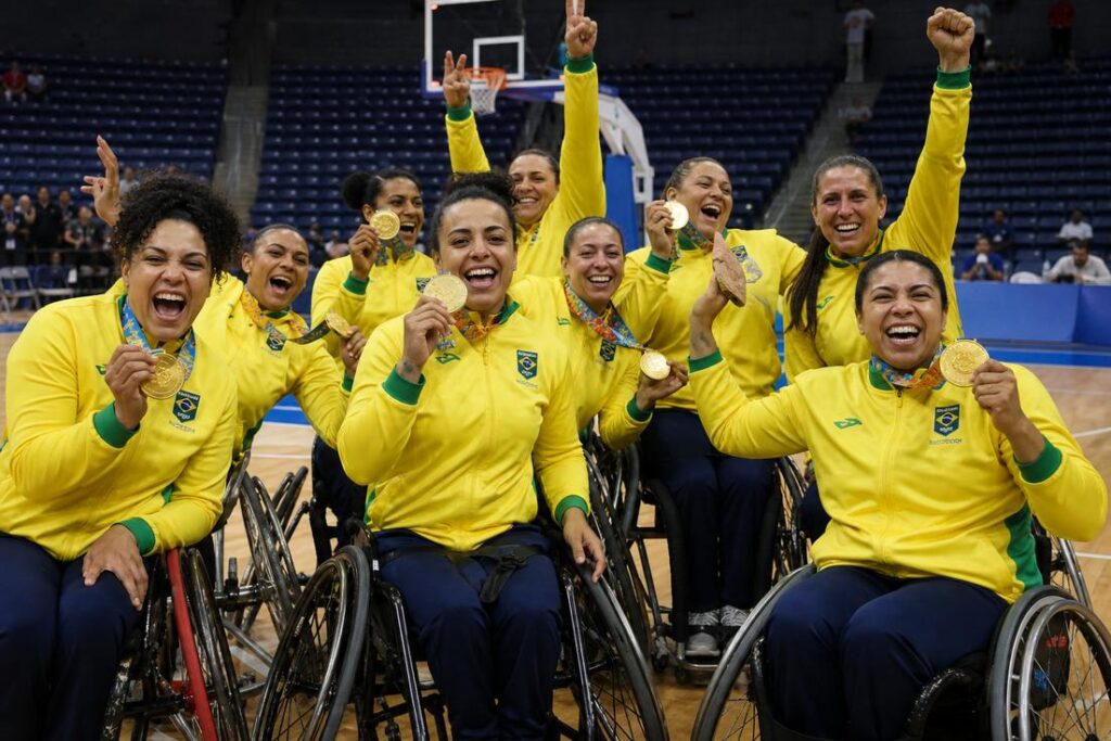 Atletas de basquete em cadeira de rodas nos Jogos Parasul Americanos de Valledupar