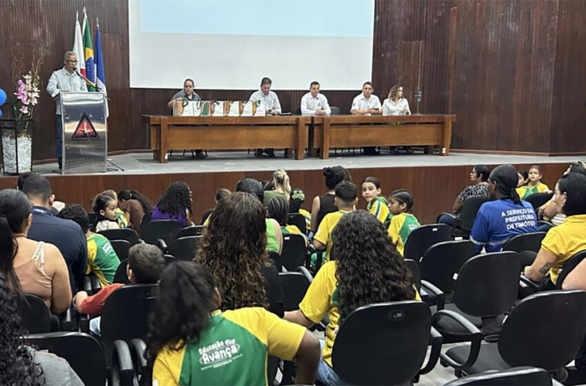  Programa Miguilim entrega mais de 40 óculos a estudantes da rede municipal de Timóteo