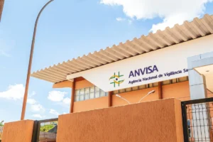 Anvisa proíbe produto de medicina chinesa e itens com berberina irregulares. Imagem: Rmcarvalho/Getty Images