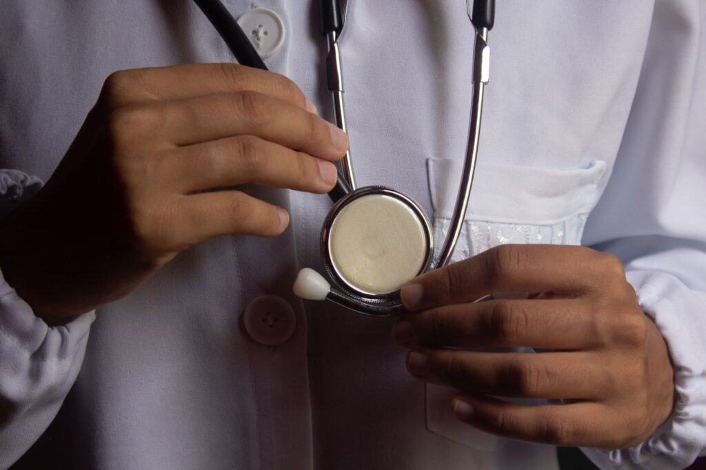 Como identificar falsos médicos de IA? Imagem: Felipe Queiroz/Pexels