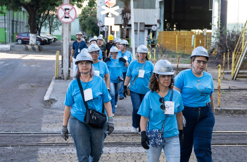  Alunas do projeto Agregando Arte visitam Centro Industrial da Usiminas