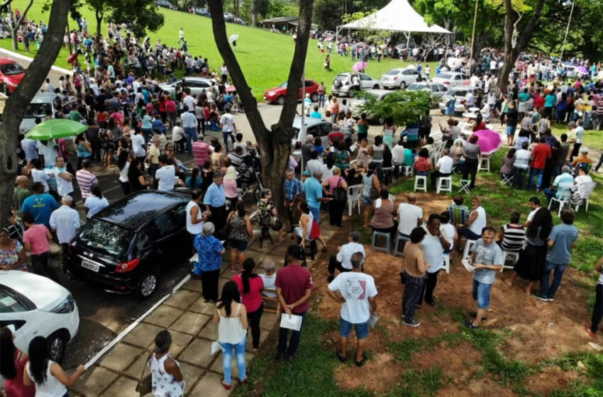  Igreja Católica celebra missas de Finados no Cemitério Parque Senhora da Paz, em Ipatinga